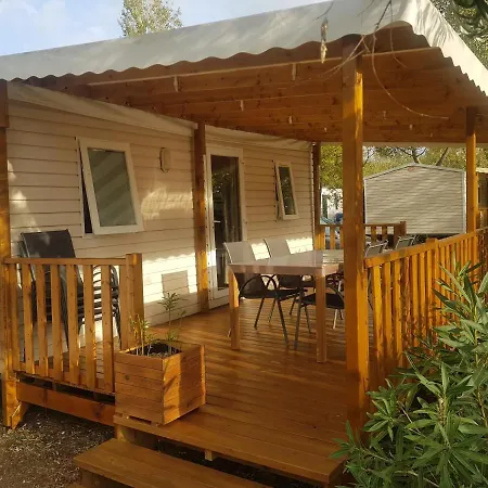 Mobil 6 à 8 Personnes Camping Plein Air Odalys L'elysée Camping Le Grau-du-Roi