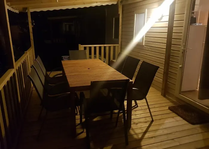 Mobil 6 à 8 Personnes Camping Plein Air Odalys L'elysée Le Grau-du-Roi