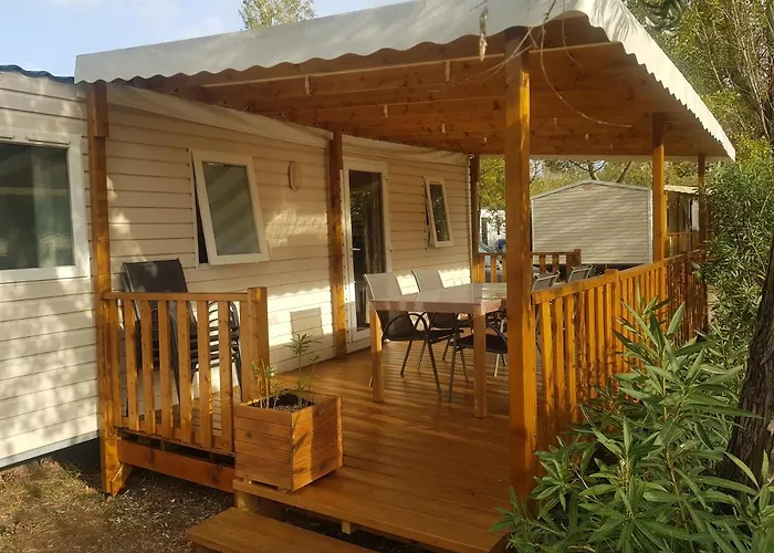 Mobil 6 à 8 Personnes Camping Plein Air Odalys L'elysée Camping Le Grau-du-Roi
